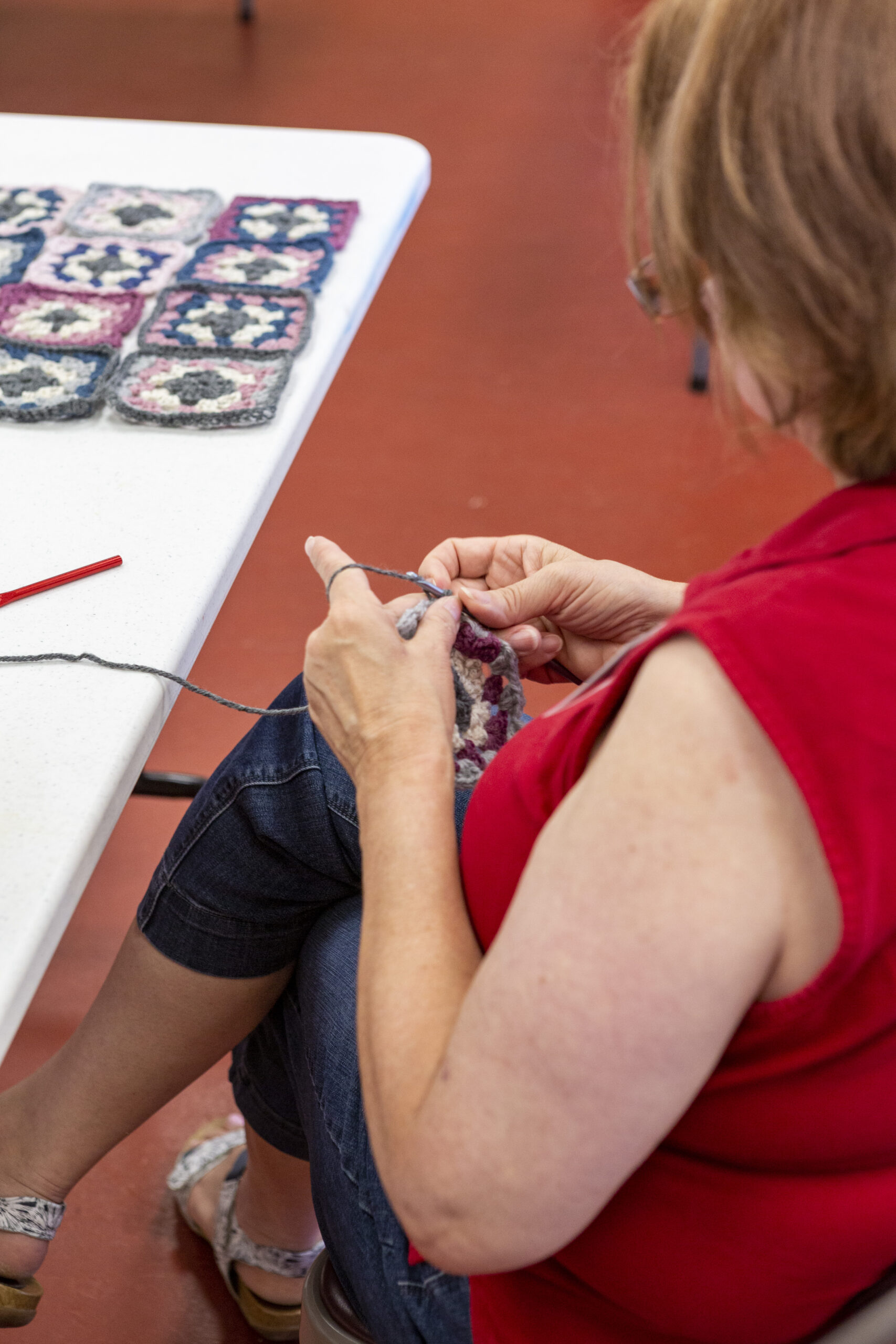 Chrocheting a Afghan