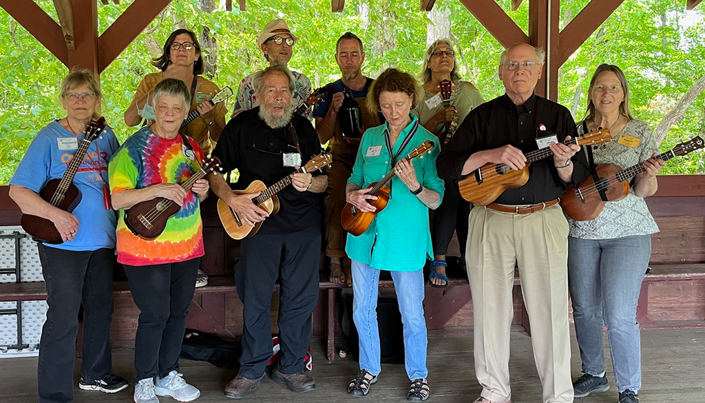 Strumming Along: Beginning to Intermediate Ukulele with Peter Thomas & Dave Peters