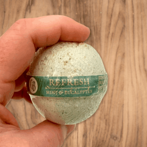 Gnat & Bee Refresh Bath Bomb