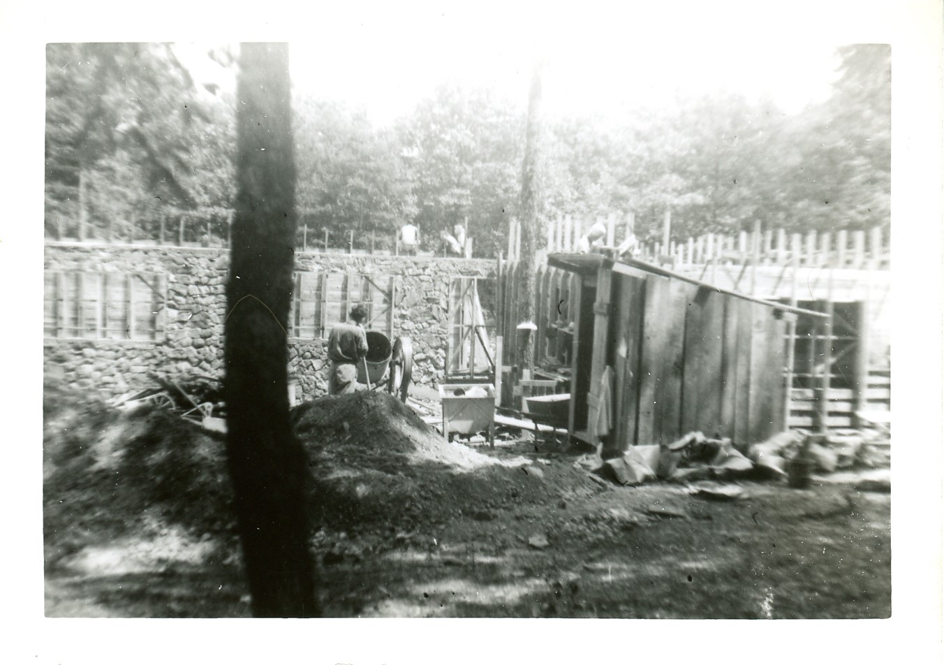 2025-45-019 black-and-white photo of stone building under construction